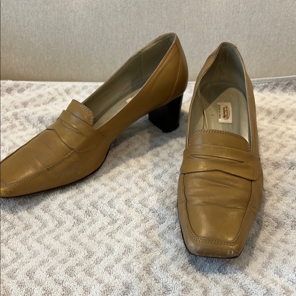 Talbots Tan Loafers with Square Toe and Low Heel